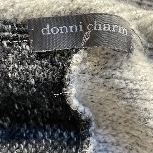 Donni Charm Cape Shawl Wool Quiet Luxury Warm Soft Cozy Cottagecore Cabincore - Picture 5 of 8